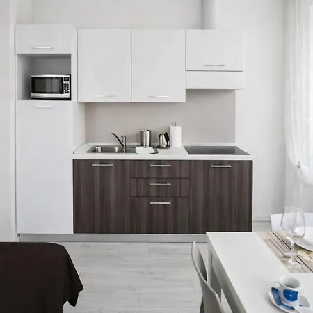 Hotiday Corso Italia Apartmanhotel 3*