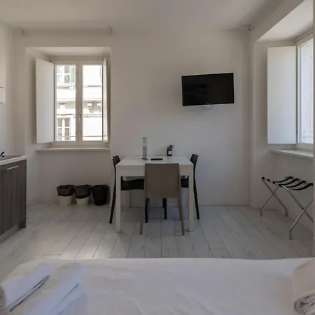 Hotiday Corso Italia Apartmanhotel Trieszt